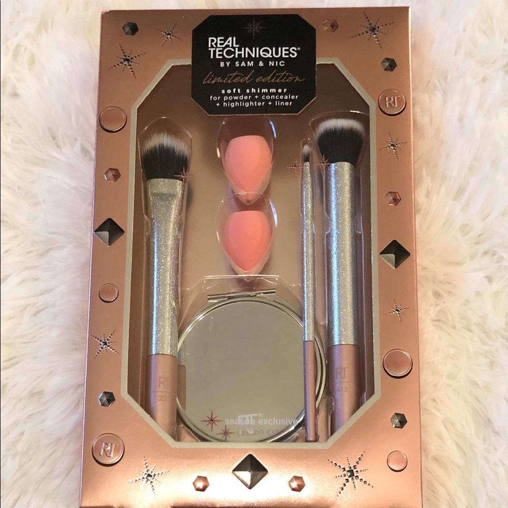 Real Techniques Makeup Brush